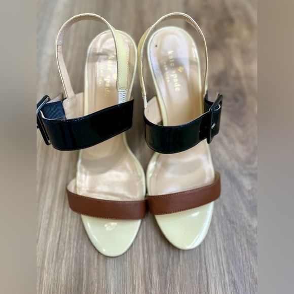 KATE SPADE Isola Striped Wedge Slingback Sandal Black Cream Tan Size 7.5  EUC - Picture 1 of 7